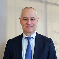 vinga-corporate-bond-stefan-westfeldt (kopia) stefan portrait